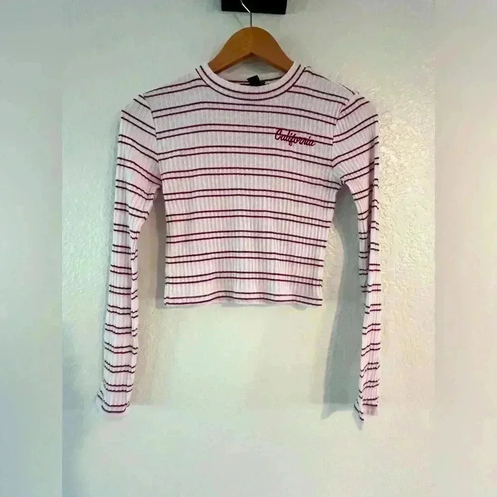 Forever 21 long sleeve T-shirt California size medium mock turtleneck casual fun